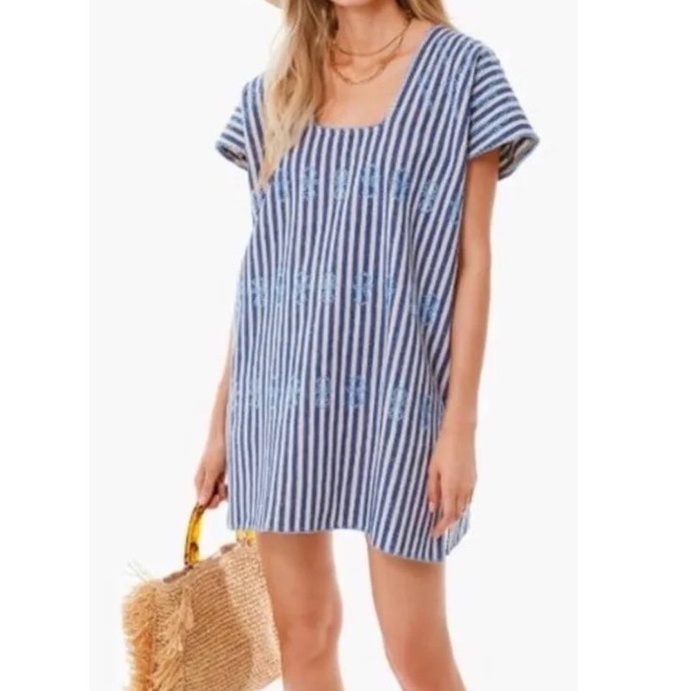 Tuckernuck Sullivan
Embroidered Canvas Caftan sz M
Blue Stripe Mini Swim Cover